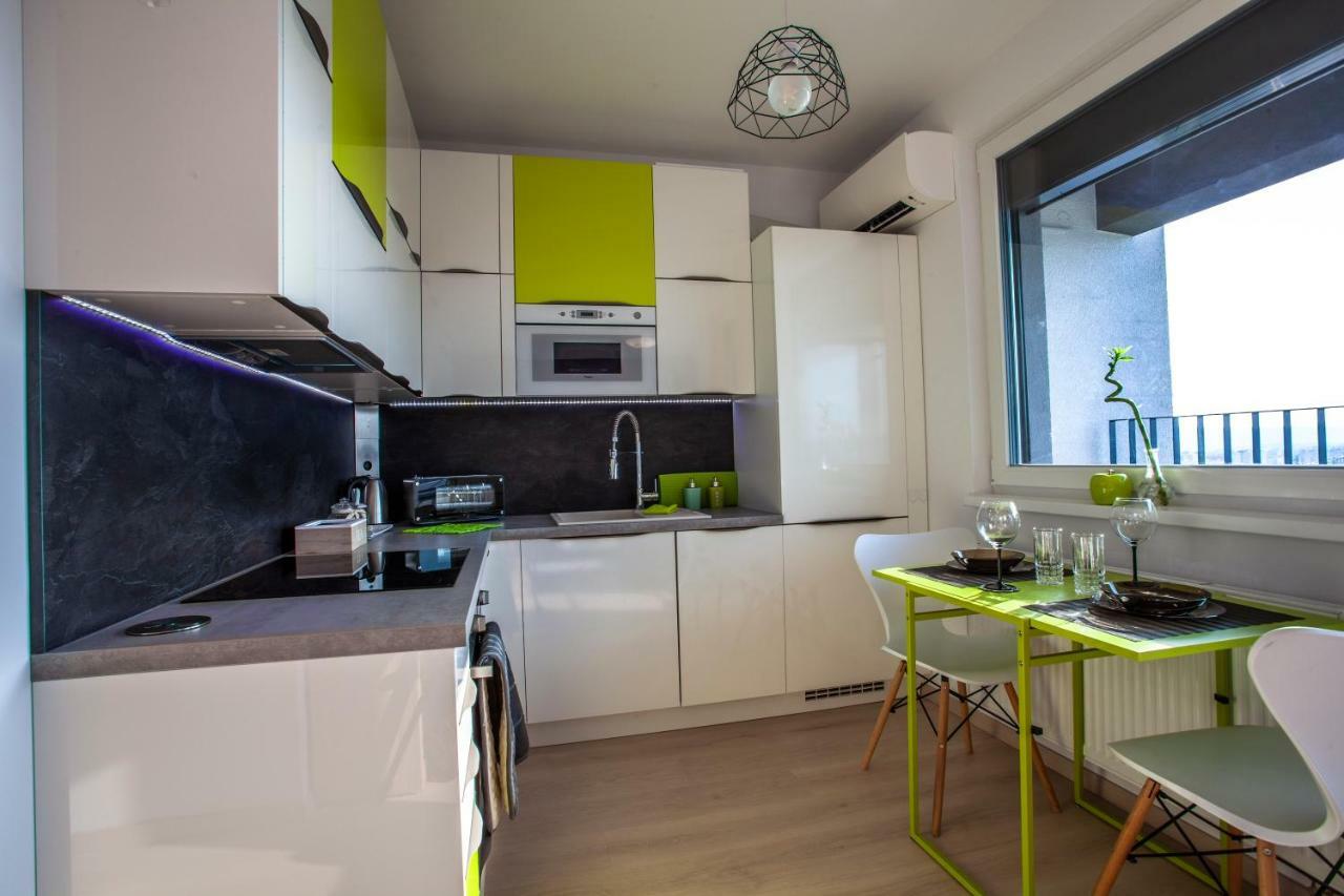 Air-Conditioned City View Apartment 24H Check-In ブラチスラヴァ エクステリア 写真