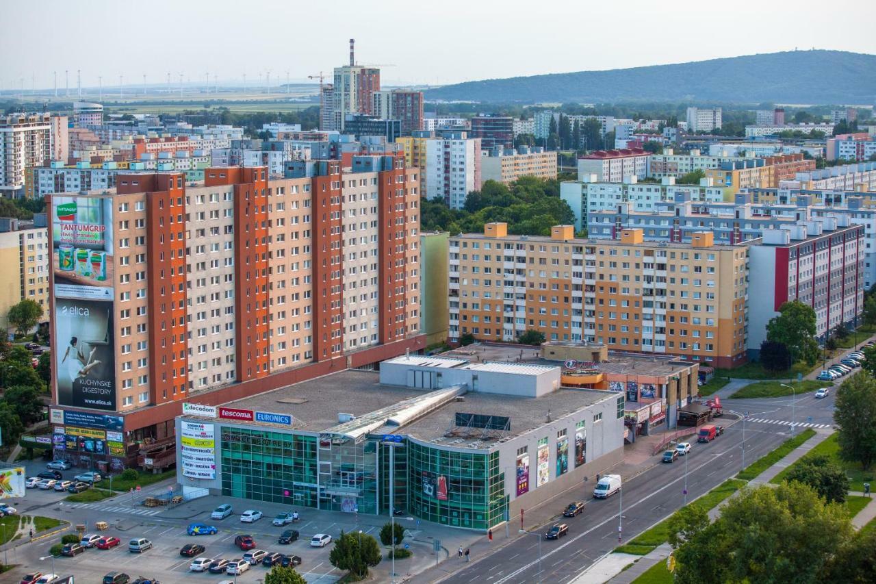 Air-Conditioned City View Apartment 24H Check-In ブラチスラヴァ エクステリア 写真